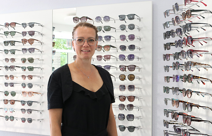 Augenoptikerin Christina Rösner