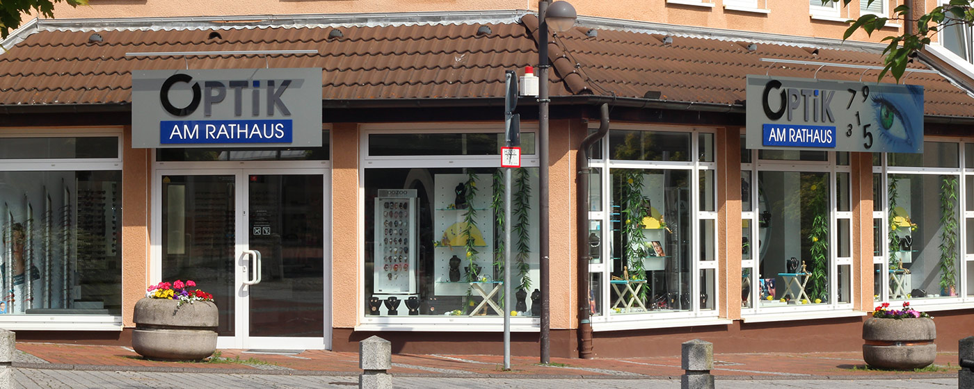 Optik am Rathaus - Außenansicht
